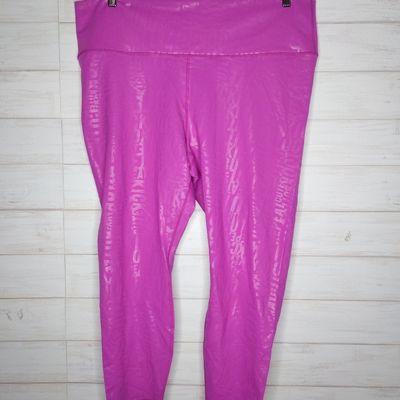 Fabletics High-Waisted Printed PowerHold 7/8 - Picture 3 of 11